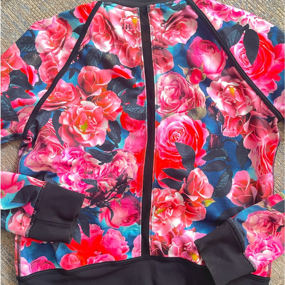 Beautiful Lululemon Bomber Size 10 fits an 8